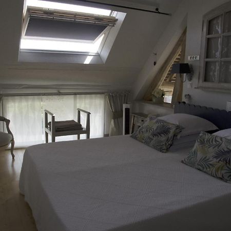 Chambre D'Hotes Face A Briare Bagian luar foto