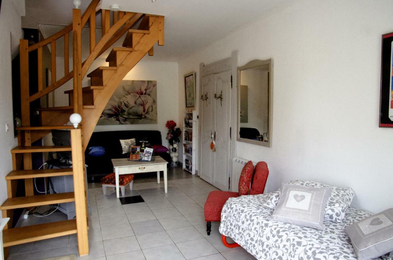 Chambre D'Hotes Face A Briare Bagian luar foto