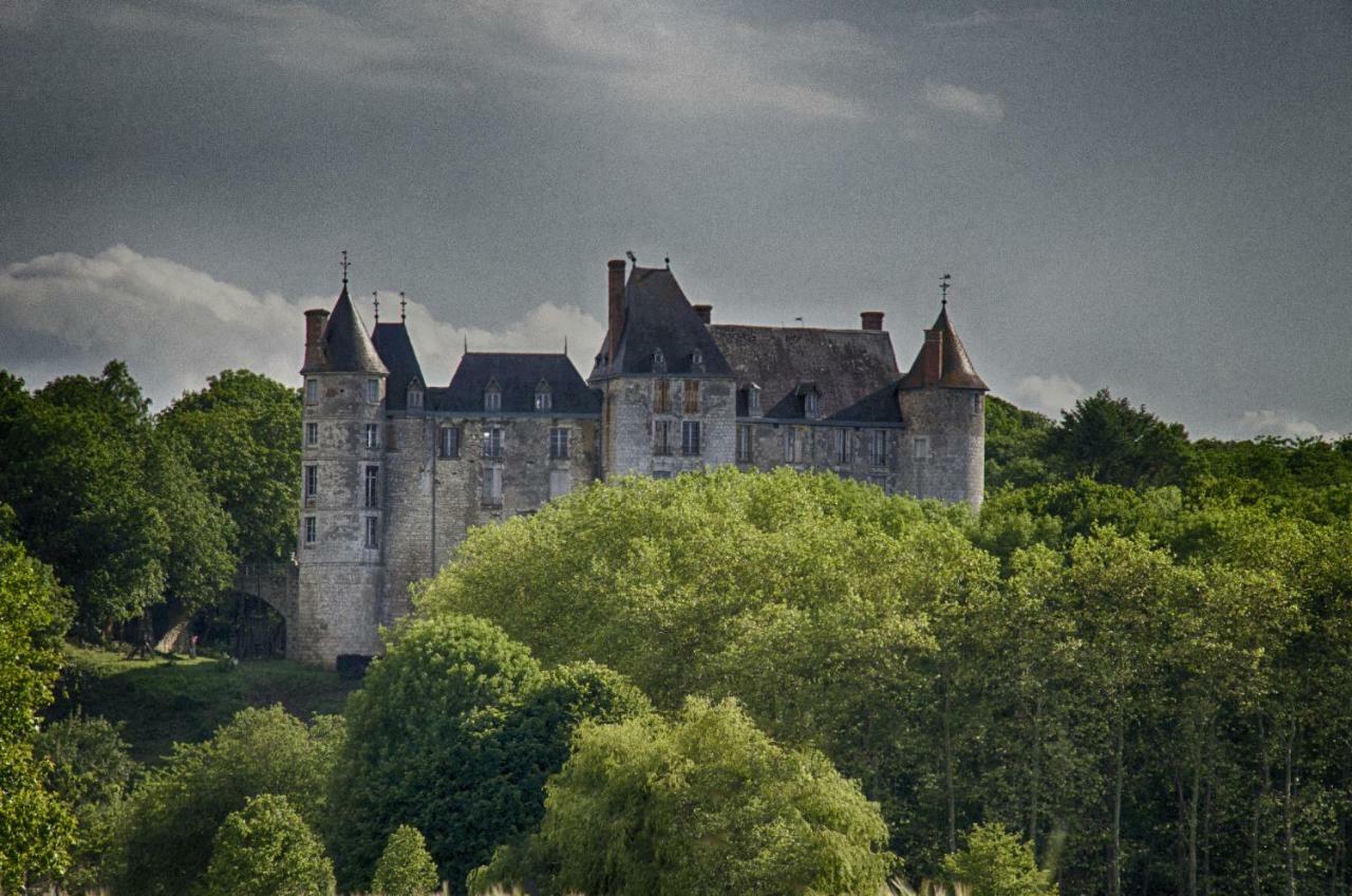 Chambre D'Hotes Face A Briare Bagian luar foto